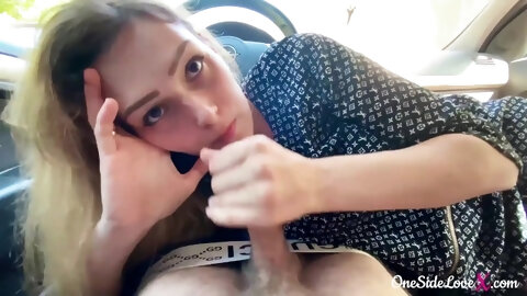 Babe Blowjob Big Dick Stranger and Cumshot in the Car