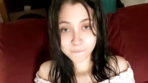 I'm new here, do you think I'm hot? 😌