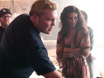 Behind the scenes with a divine siren Val Keil