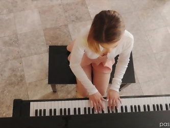 Pretty Kristen Scott gets talked into jumping on a long pecker