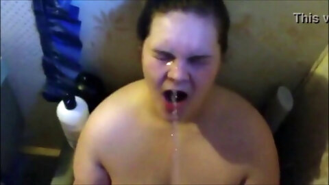 Hot Wife&rsquo;s 1st Time Getting a Golden Shower &ndash; Pissed All Over Her
