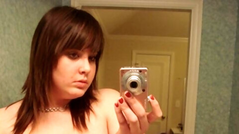 thick white girl teen mom sucks bbc in the trap