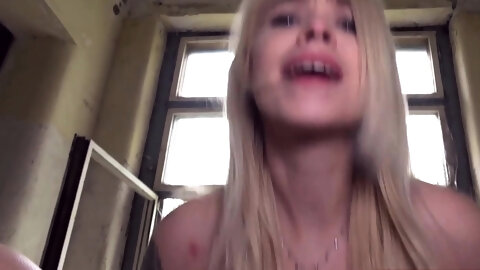 Im Freien junge deutsche Teen Blondine bei Date gefickt